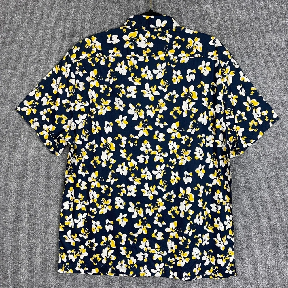 Banana Republic item comes
